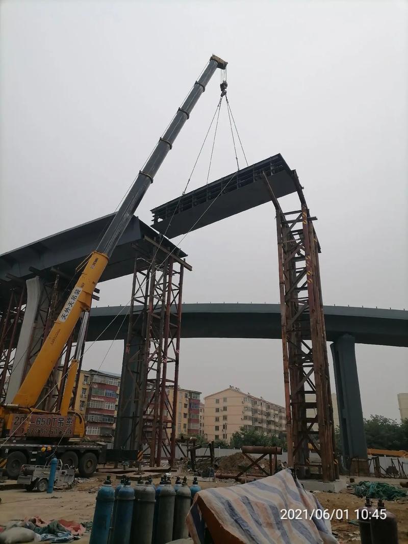 鸿泰重工 以匠心铸钢骨，以诚信筑未来